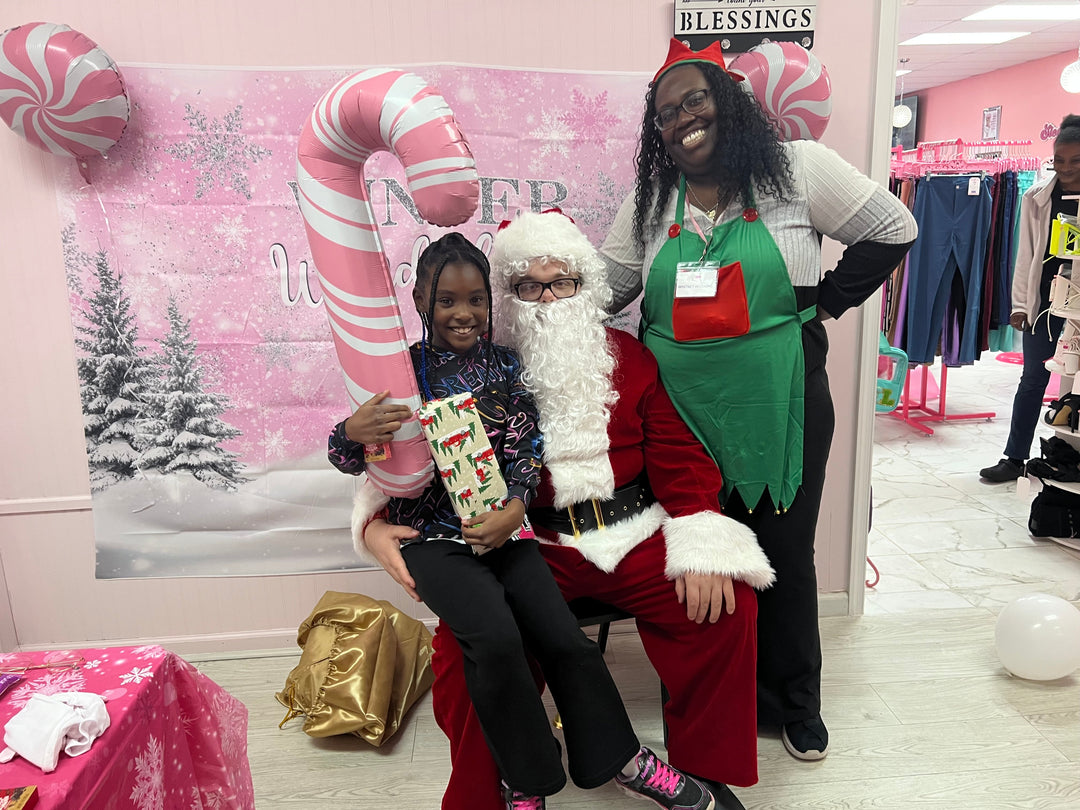 🎄✨ A Stylish Christmas: The Fashion & Gift-Giving Traditions That Inspire the Season (Part 2)