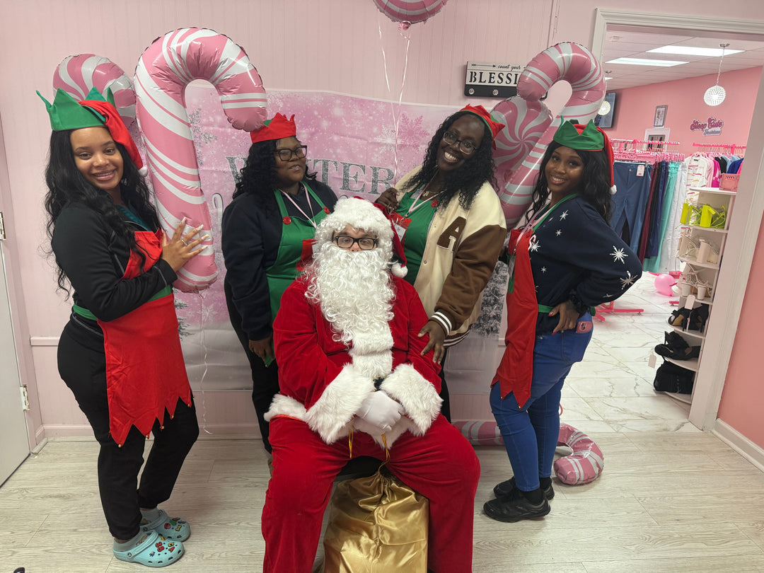 🎄✨ A Stylish Christmas: The Fashion & Gift Giving Traditions That Inspire the Season (Part 1)